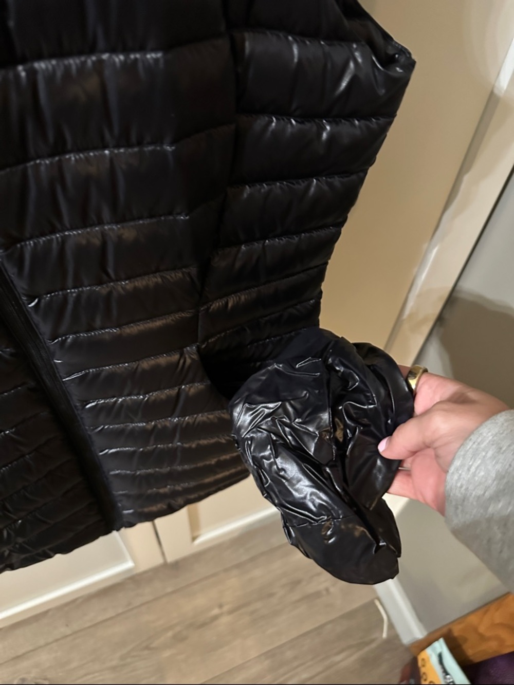 Lululemon shiny Black Quilted Puffer Vest - Lightweight Layer - Picture 3 of 6